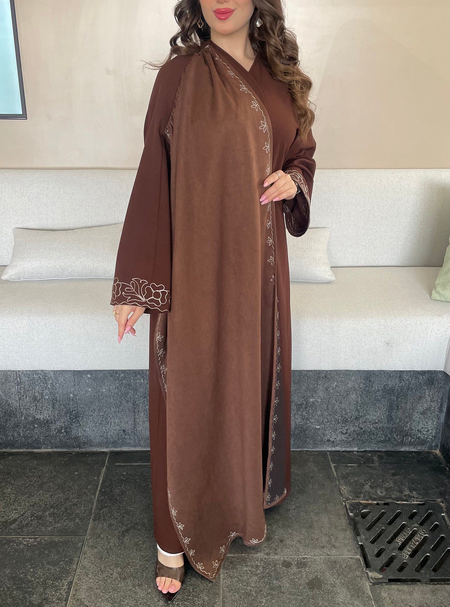 عباية أنيقة